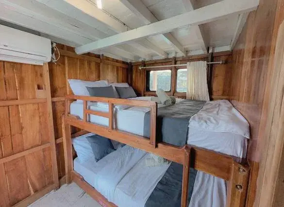 North Blue Liveaboard thumbnail 4