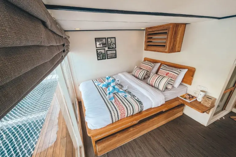 Kamar Manta Cabin II, ber-AC, kamar mandi dalam, 2 tamu di Kapal Sea Familia I