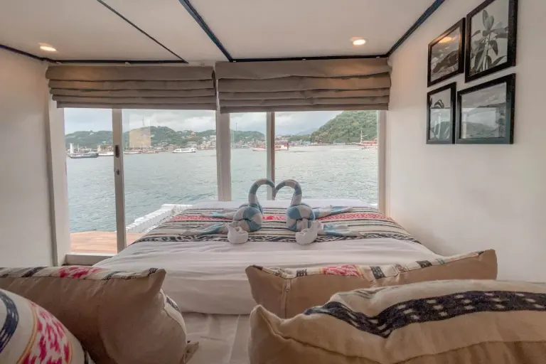 Kamar Manta Cabin I, ber-AC, kamar mandi dalam, 2 tamu di Kapal Sea Familia I