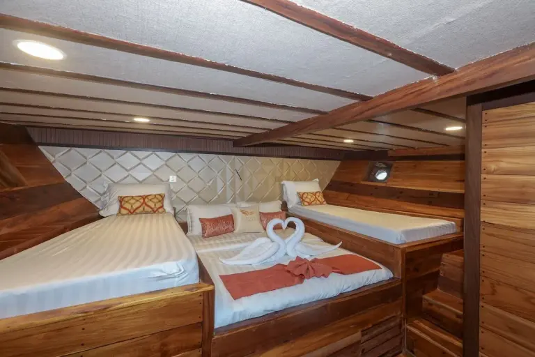 Kamar Family Cabin, 4 tamu di Kapal Elrora