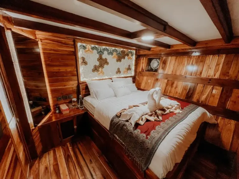 Kamar Bima Room, 2 tamu di Kapal Gandiva