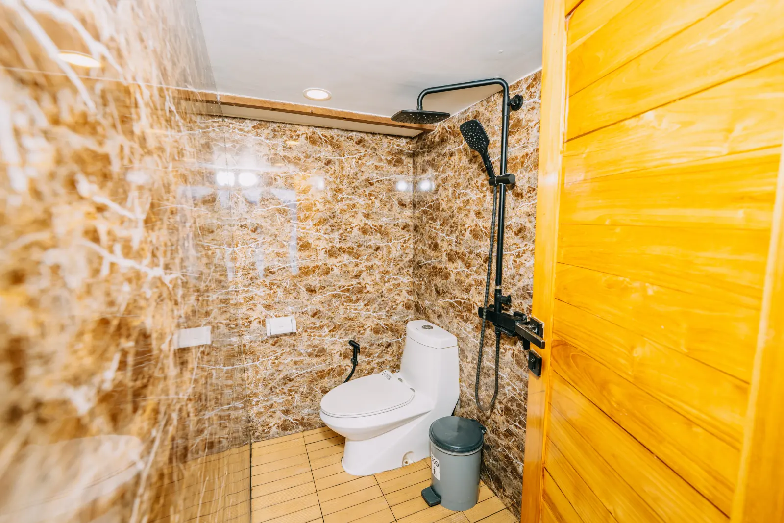 Moon Cabin Semesta Voyages, Owner Suite