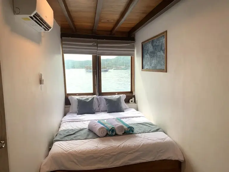 Kabin Deluxe Puntang di main deck Leticia