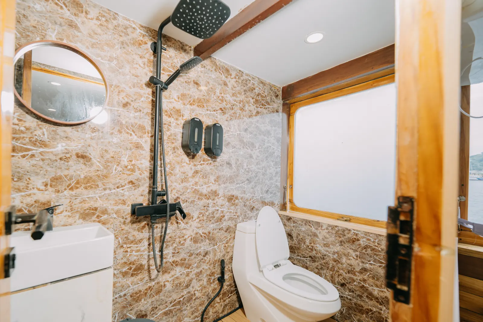 Sun Cabin Semesta Voyages, Master Ocean Suite