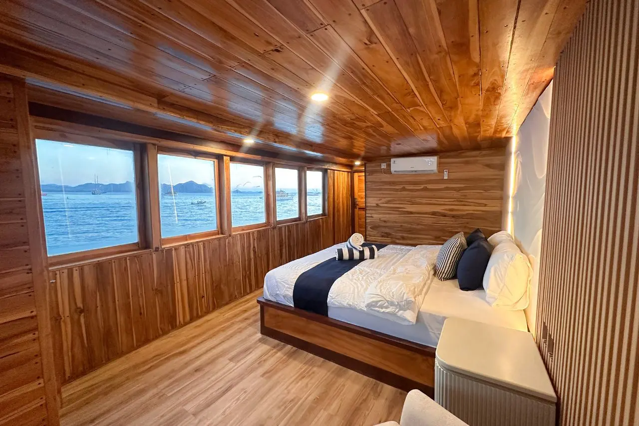 Vhalé Liveaboard thumbnail 2